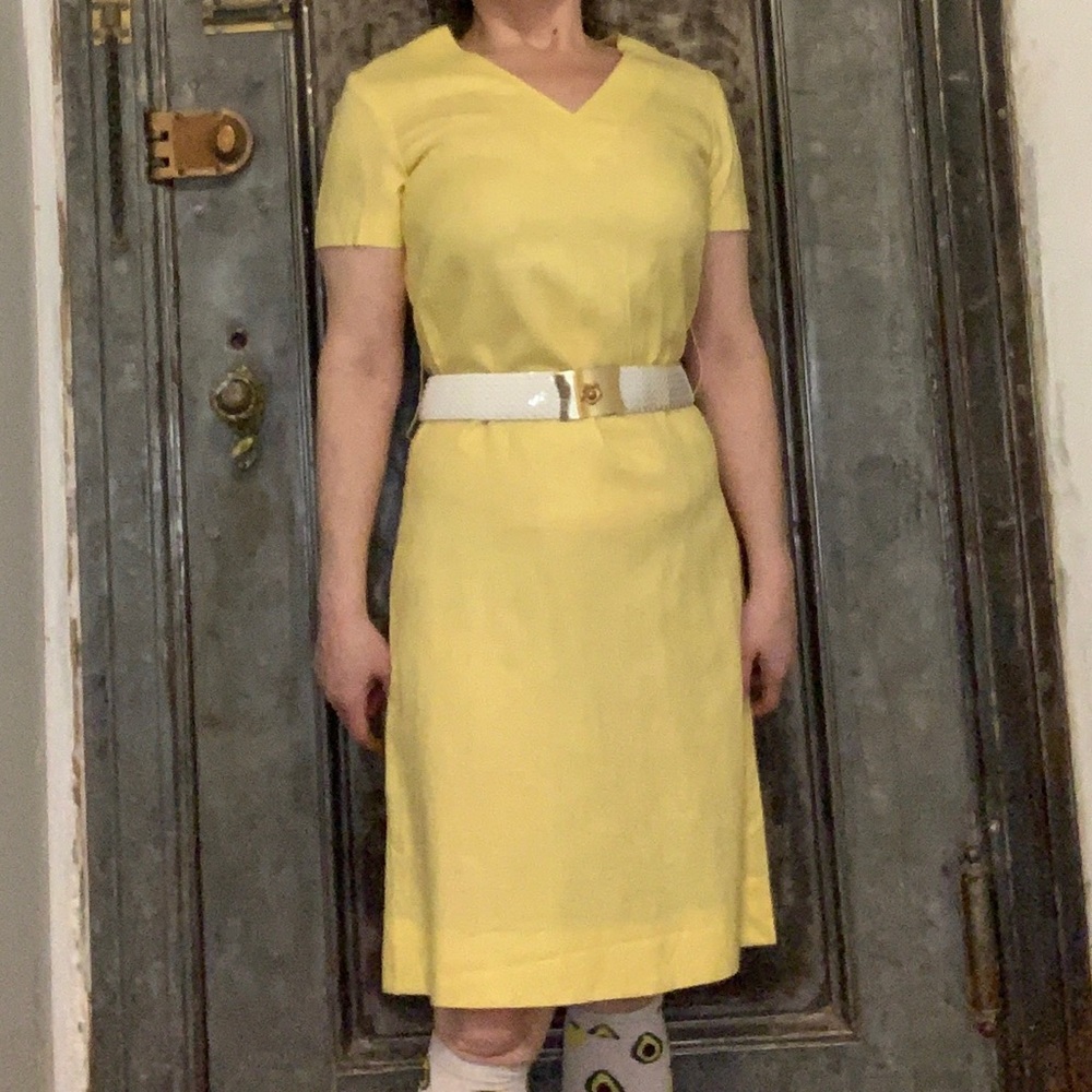 S M Vintage mod 60s 70s butter yellow shift dress knee length